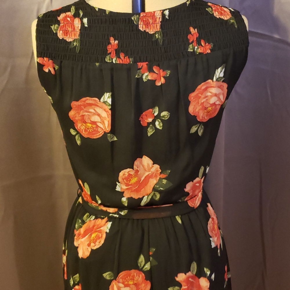 Dress - Picture 3 of 8